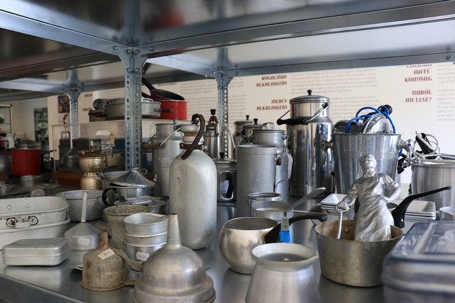 Aluminium Indusry Museum kitchenware - photo by Károly Teleki aluminium industry museum